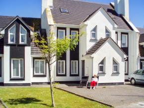 Отель 4 bedrooms house at Enniscrone 400 m away from the beach with enclosed garden and wifi  Инишкрон